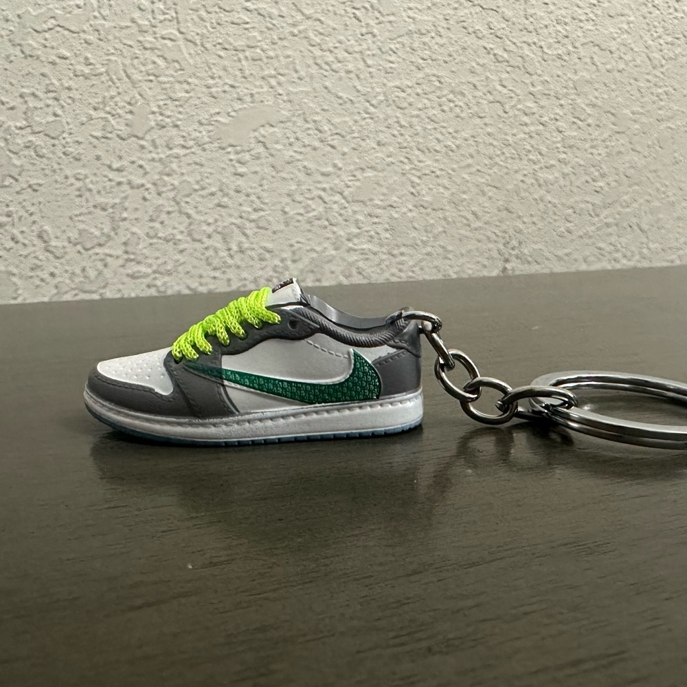 Jordan 1 Low Dior Keychain